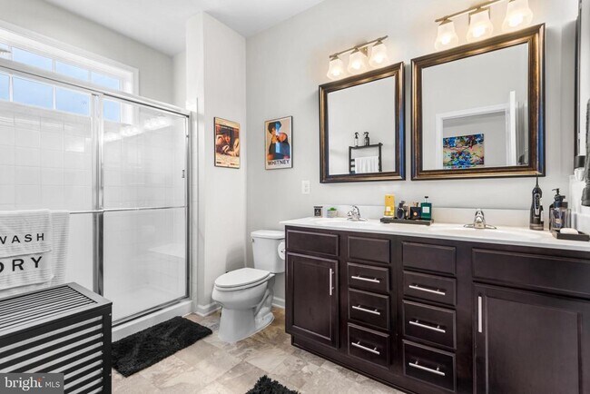 Building Photo - 5000 Forest Pines Dr