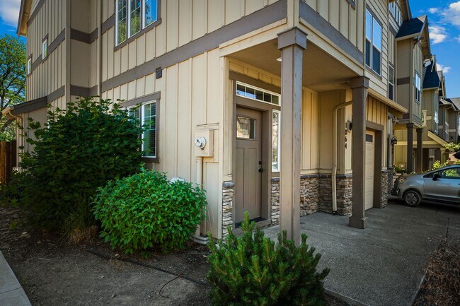 Building Photo - Close proximity to Old Mill District and downtown