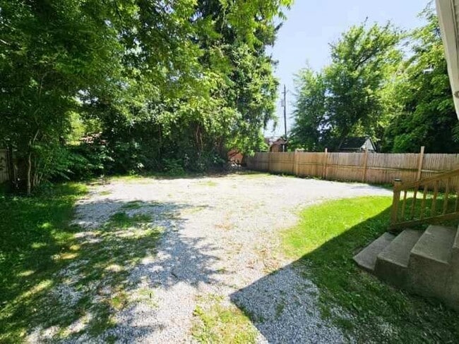 Building Photo - 905 Berwin St