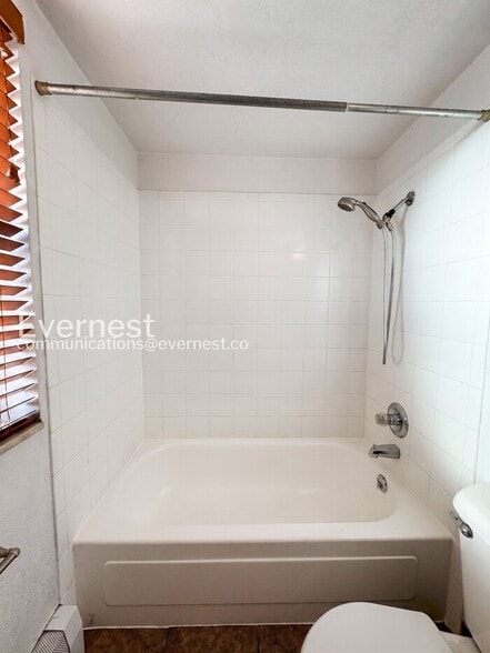 Building Photo - 3047 W 47th Ave