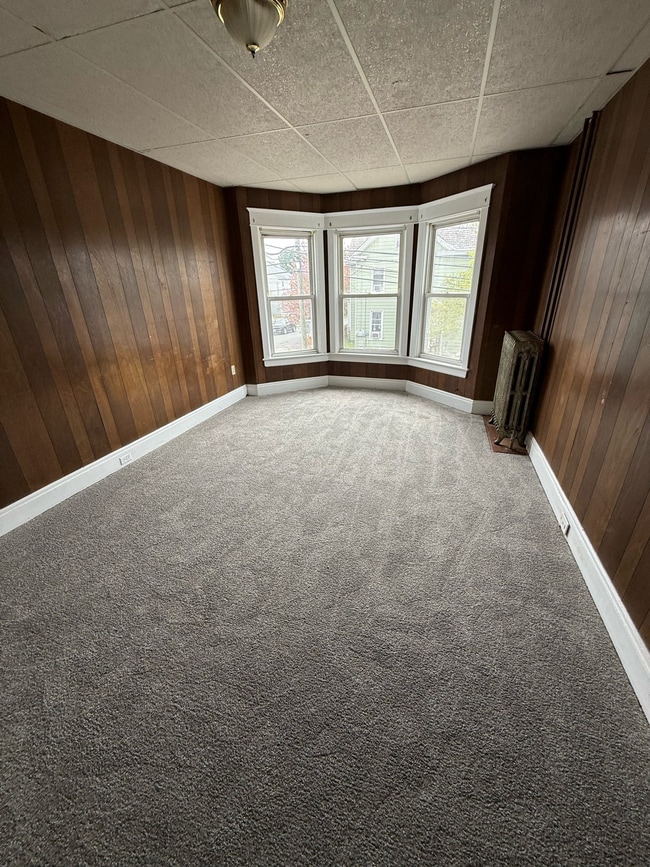 Building Photo - 320 Lincoln St