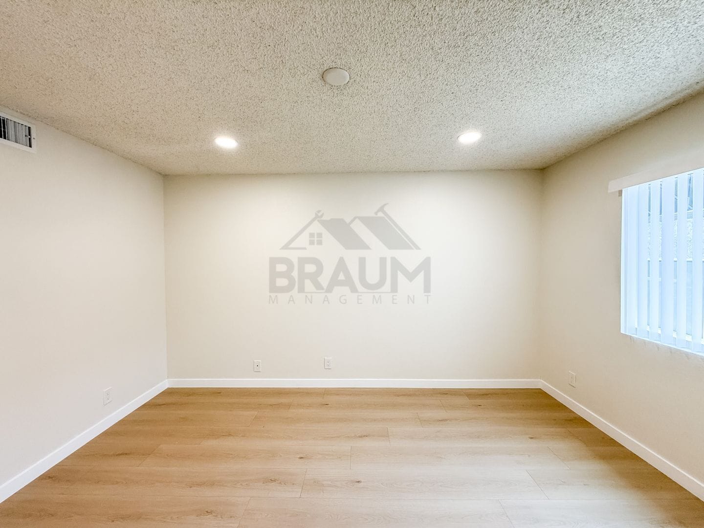 Building Photo - 4638 Tilden Ave