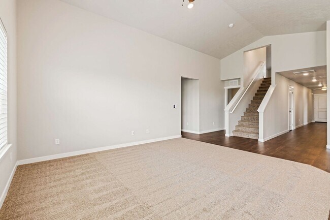 Building Photo - 4 Bedroom, 2 Bath Gorgeous Nampa Home on a...