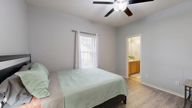 Building Photo - 602 Townplace Dr