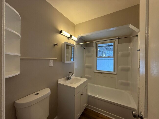 Building Photo - 7243 Dacosta