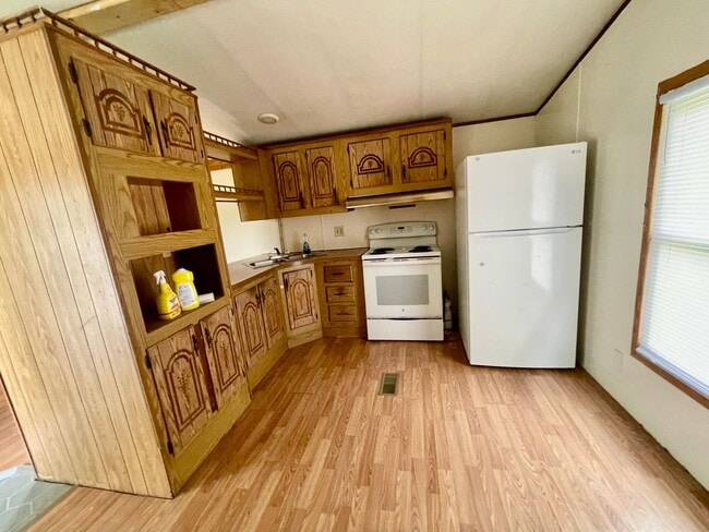 Building Photo - 2 Bed 1 Bath- Aliquippa PA