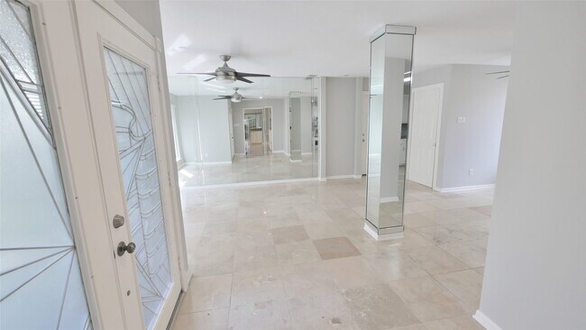 Building Photo - 8003 Oakwood Forest Dr
