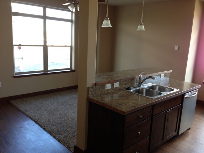 Building Photo - 2886 Overlook Blvd