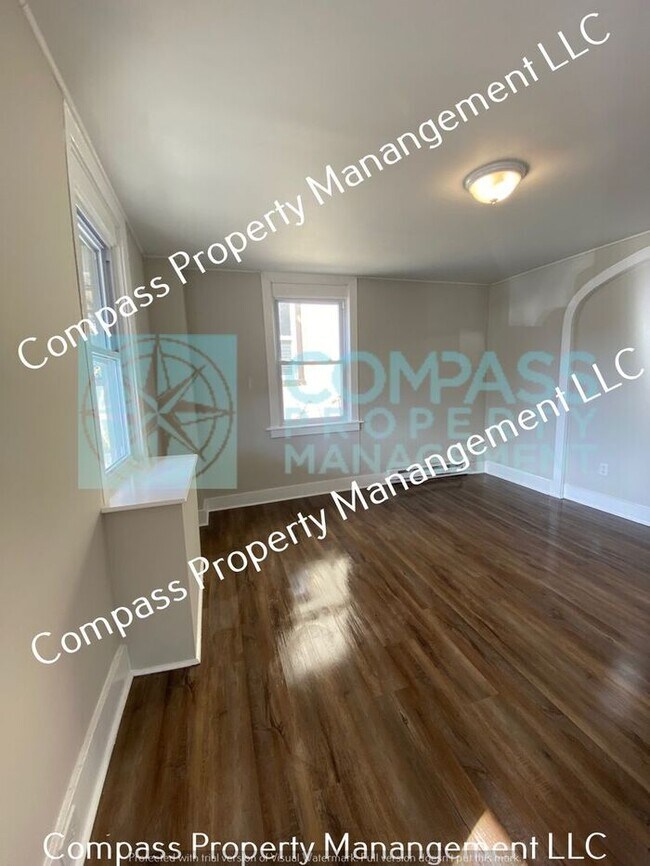 Building Photo - $1195 - 2 Bed, 1 Bath 1st Floor Apartment ...