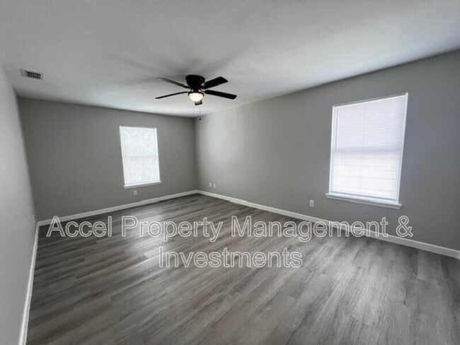 Building Photo - 2912 Ozark Ave