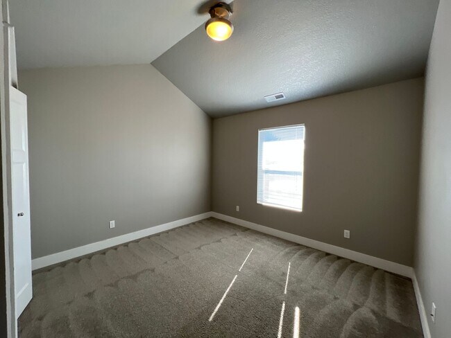 Building Photo - 1908al