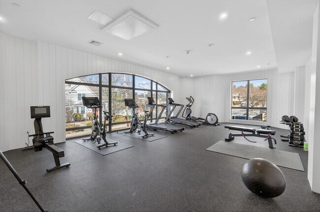 Building Photo - 1114 Beacon St