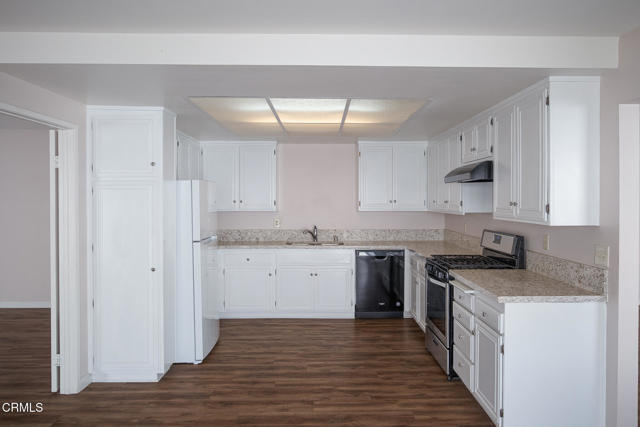 Building Photo - 936 Belmont Ave