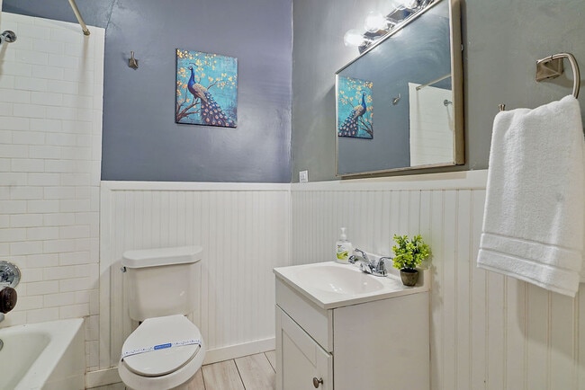 Building Photo - 1402 17th St S