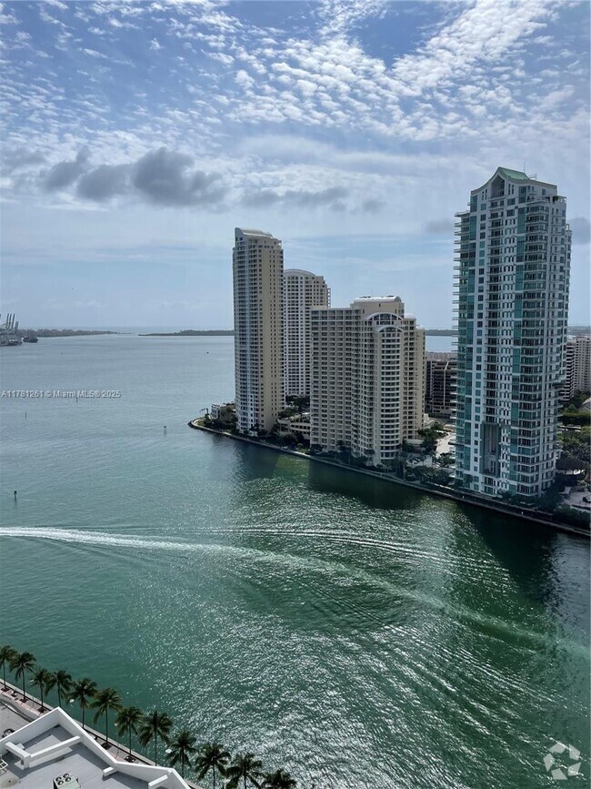 Building Photo - 300 S Biscayne Blvd
