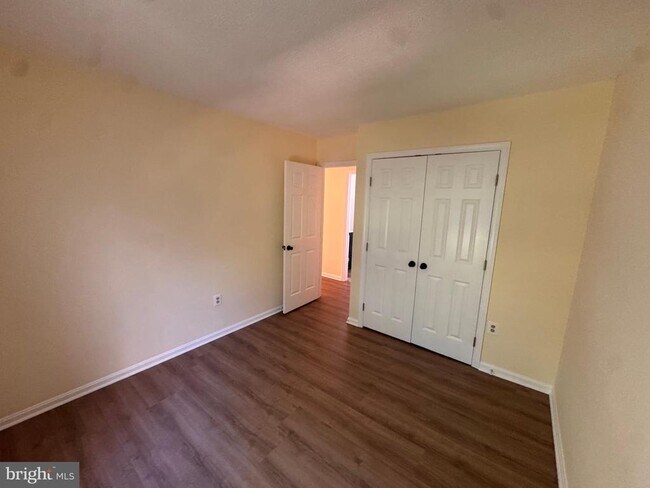 Building Photo - 14803 McKnew Rd