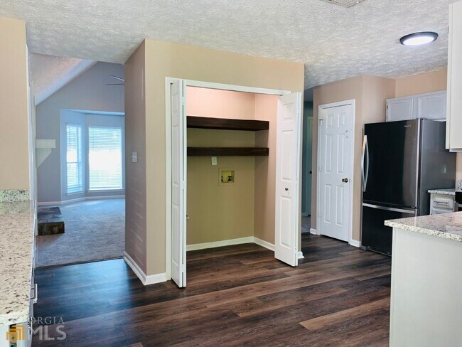 Building Photo - 30 Standing Rock Rd