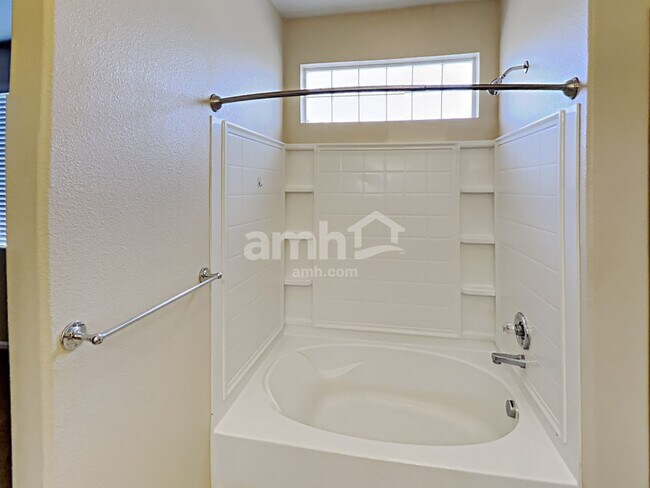 Building Photo - 5067 Sparrow Way