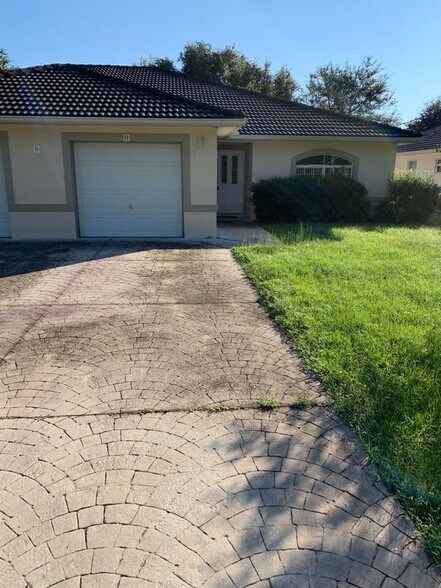 Primary Photo - 9 Rainbow Ln