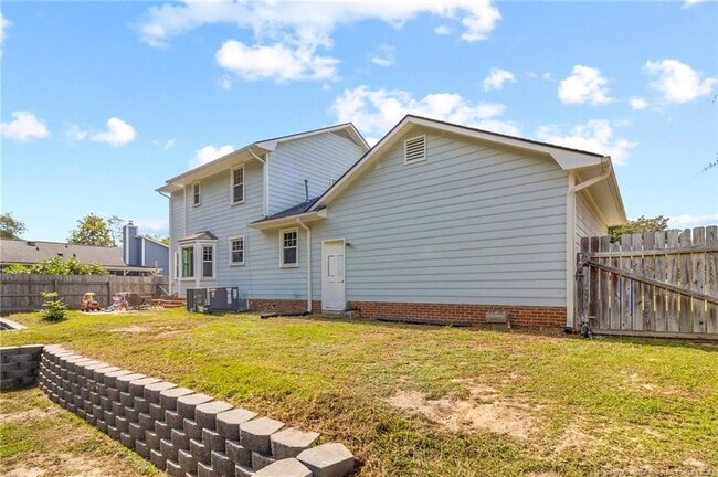 Building Photo - 2047 Birchcreft Dr