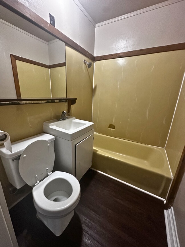 Building Photo - 106 Rosewood Cir