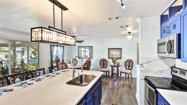 Building Photo - 13492 Dibella Ave