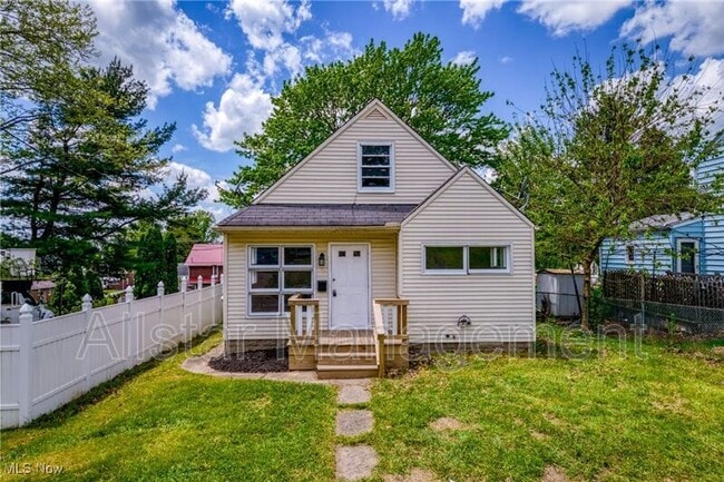 Building Photo - 1619 Struble Ave NE