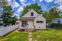 Building Photo - 1619 Struble Ave NE