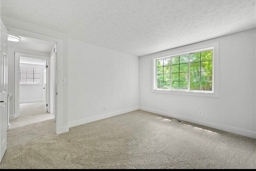 Building Photo - 1159 Saint Augustine Pl NE