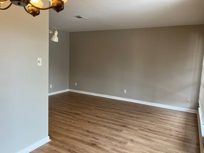 Building Photo - 1500 Woodhead St