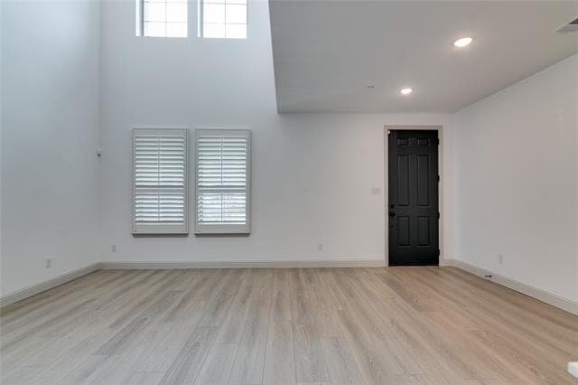 Building Photo - 420 Parkside Dr