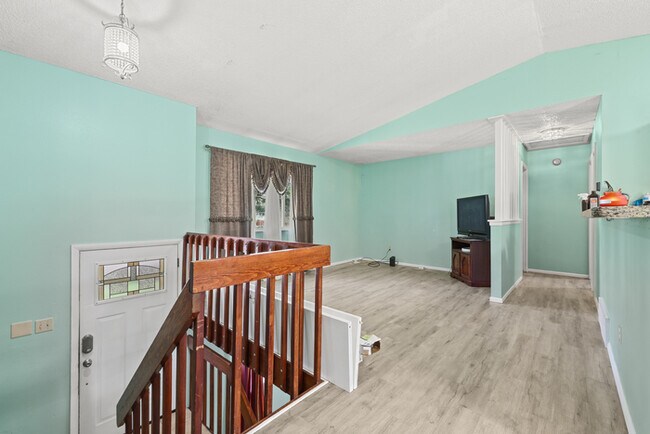 Building Photo - 2380 Middleton Ct