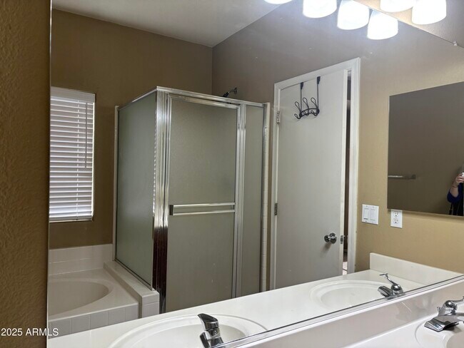 Building Photo - 3799 E Thunderheart Trail