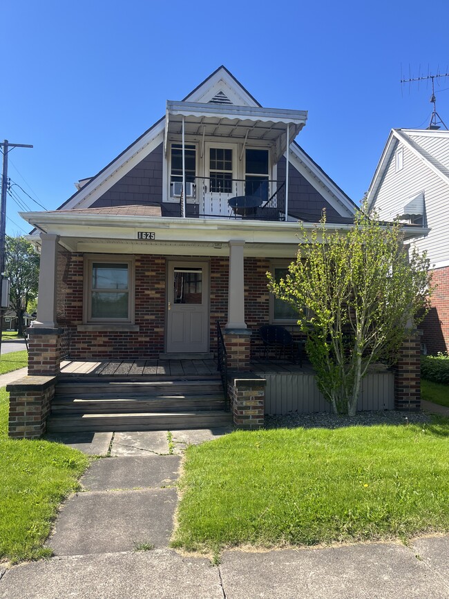 Building Photo - 1625 Walnut Ave