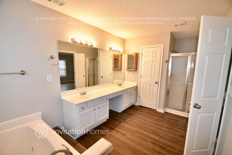 Building Photo - 13558 Weycroft Cir