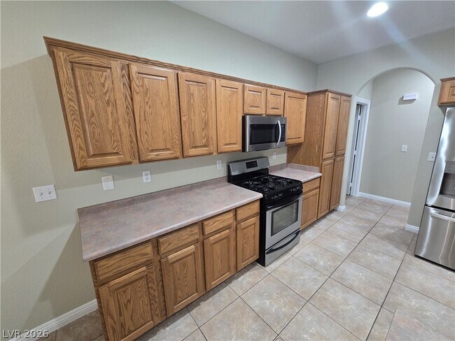 Building Photo - 2204 S Van Patten Pl