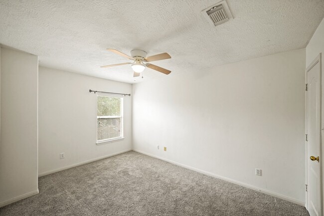Building Photo - 10008 Dawn Brook Dr