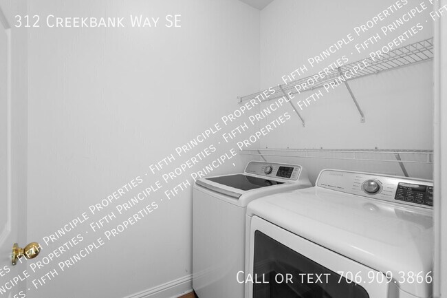Building Photo - 312 Creekbank Way SE