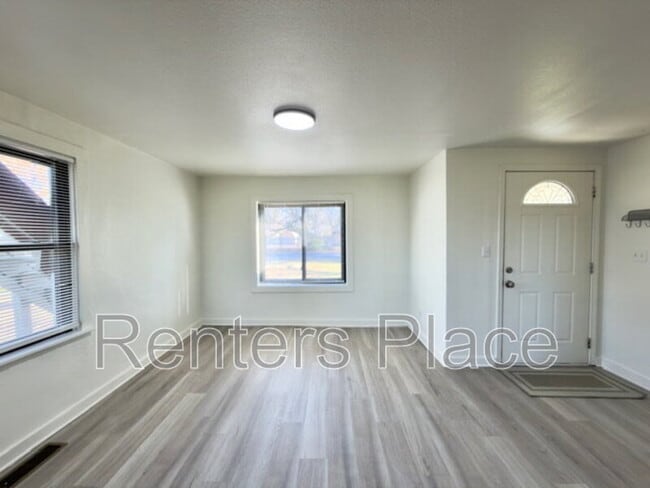 Building Photo - 5736 S Quincy Pl