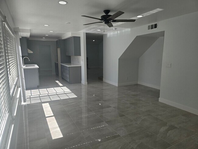 Building Photo - Fully Remodeled 4-Bedroom, 3-Bath Rental Home in Prime Fountain Valley Location