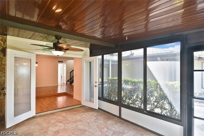 Building Photo - 4295 Island Cir
