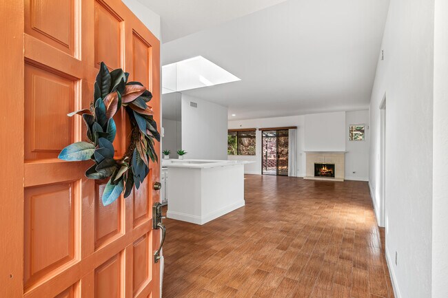 Building Photo - 37 Santo Domingo Dr