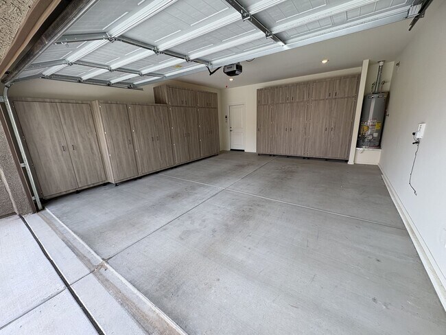 Building Photo - Vail School District with great views 4 bedroom plus den