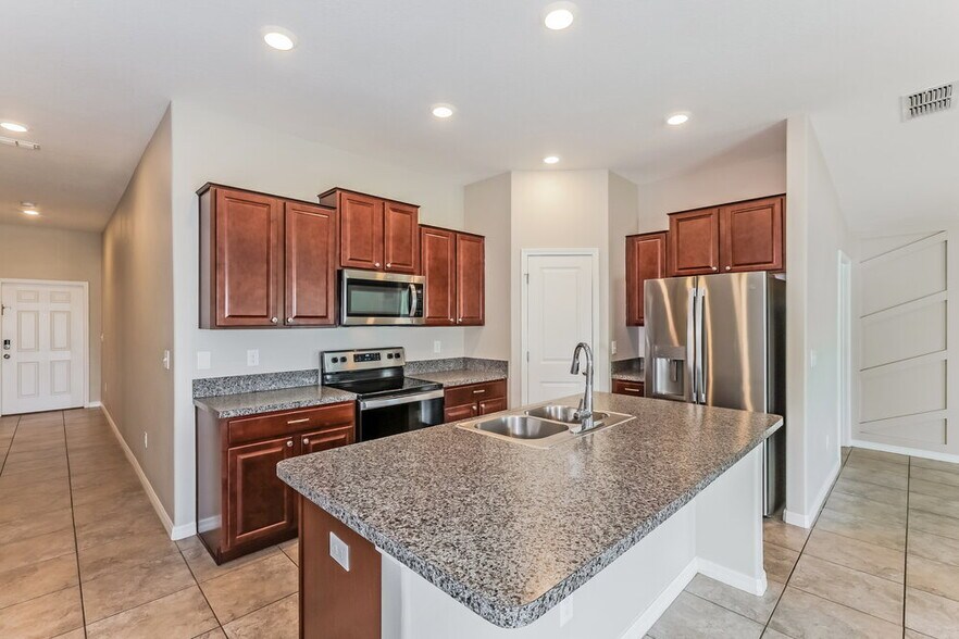 Building Photo - 10419 Carloway Hills Dr