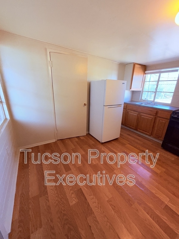 Building Photo - 3274 E Benson Hwy