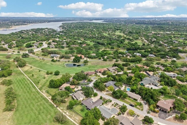 Building Photo - 730 Vanguard St