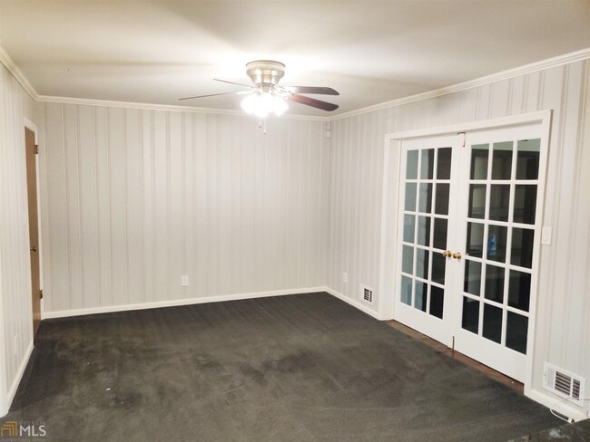 Building Photo - 522 Milligan Dr