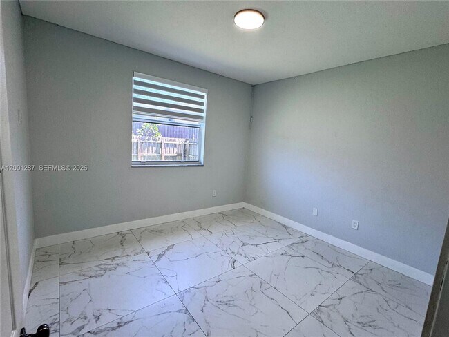 Building Photo - 21405 Ingraham Ave Rd