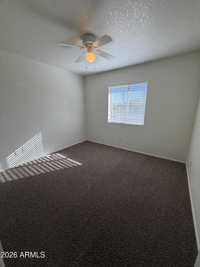 Building Photo - 426 E Elm St