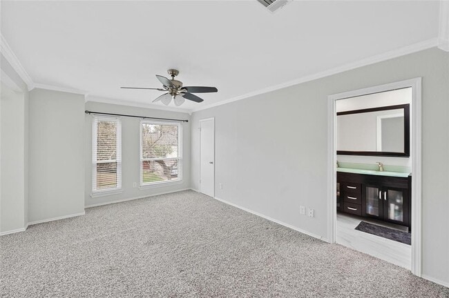 Building Photo - 8303 Los Ranchos Dr